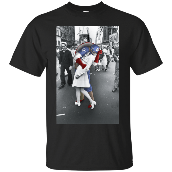 Marvel - The War Kiss Reimagined captain america T Shirt & Hoodie