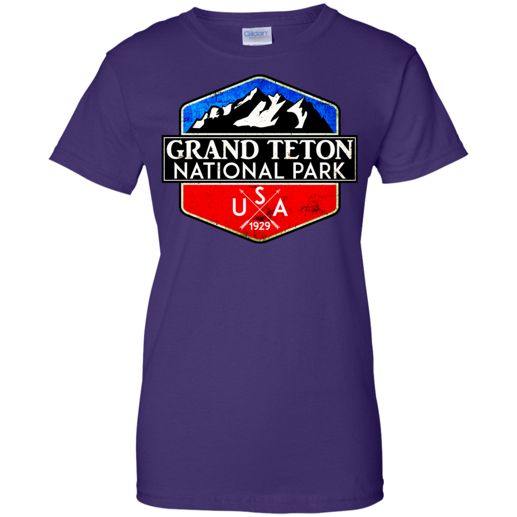Hiking - GRAND TETON NATIONAL PARK WYOMING BEAR 1929 HIKING CAMPING HUNTING grand teton T Shirt & Hoodie